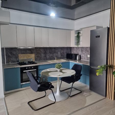 Apartament De Lux 2 Camere Cu Vedere Lacul Morii Bucharest Luaran gambar