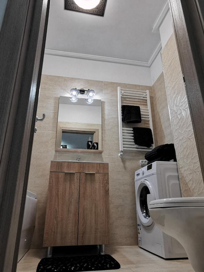 Apartament De Lux 2 Camere Cu Vedere Lacul Morii Bucharest Luaran gambar
