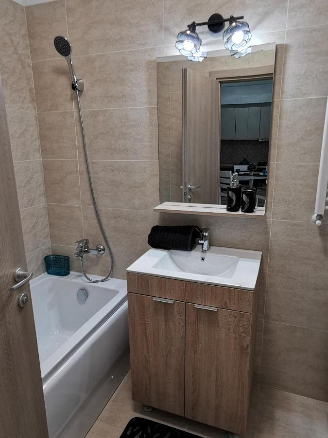 Apartament De Lux 2 Camere Cu Vedere Lacul Morii Bucharest Luaran gambar